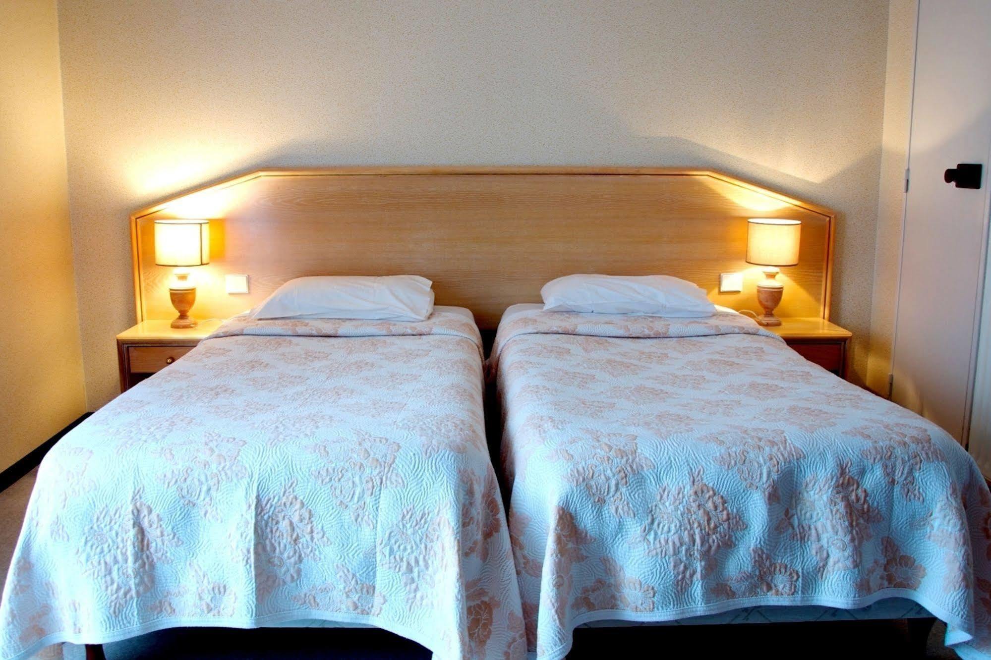 Hotel Du Commerce Tronget Eksteriør billede